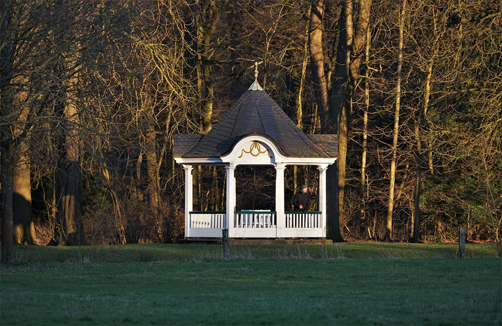 Gerdes-Pavillon im Bremer Bürgerpark, ein Geschenk des norwegisch-schwedischen Konsuls Hermann S. Gerdes anlässlich seines 80. Geburtstags im Mai 1903